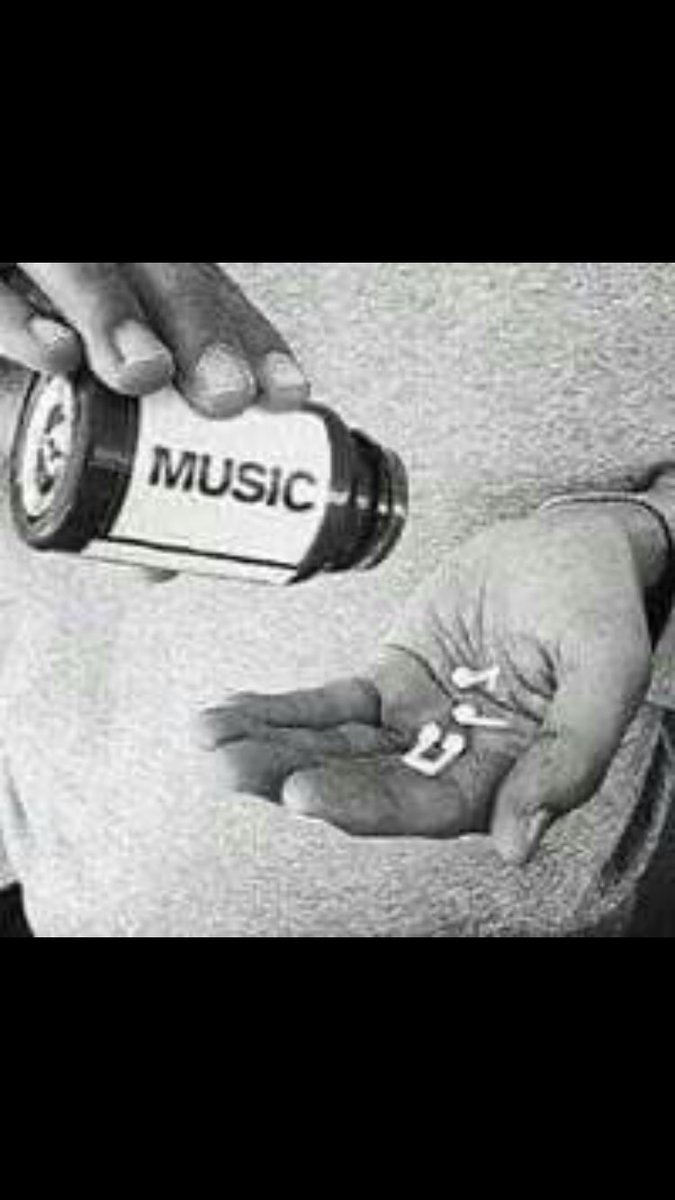 insecuritypl's tweet image. Música é minha droga.