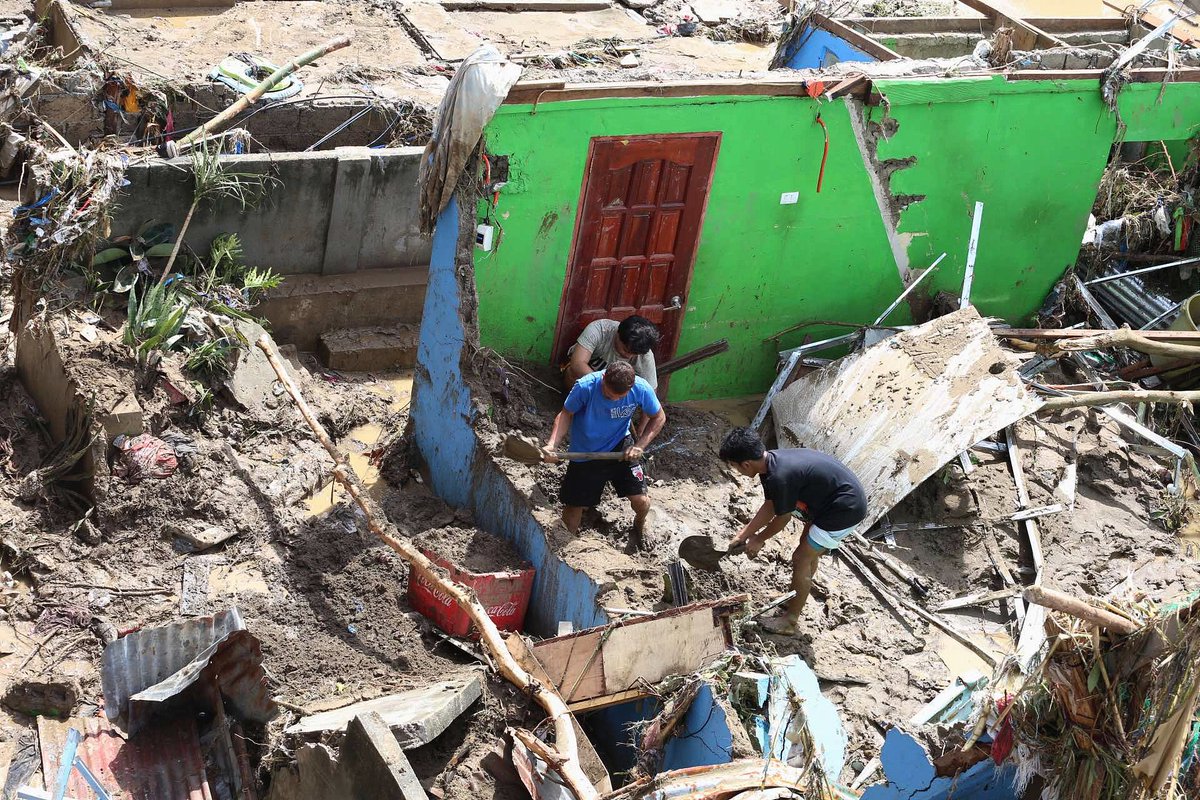 CCTVAsiaPacific's tweet image. 🇵🇭 #Philippine President Ferdinand Romualdez Marcos Jr., on Thursday, declared a state of national calamity following the onslaught of #typhoon #Tino, internationally known as #Kalmaegi, and in anticipation of the upcoming typhoon. As of Thursday, typhoon Tino has claimed at