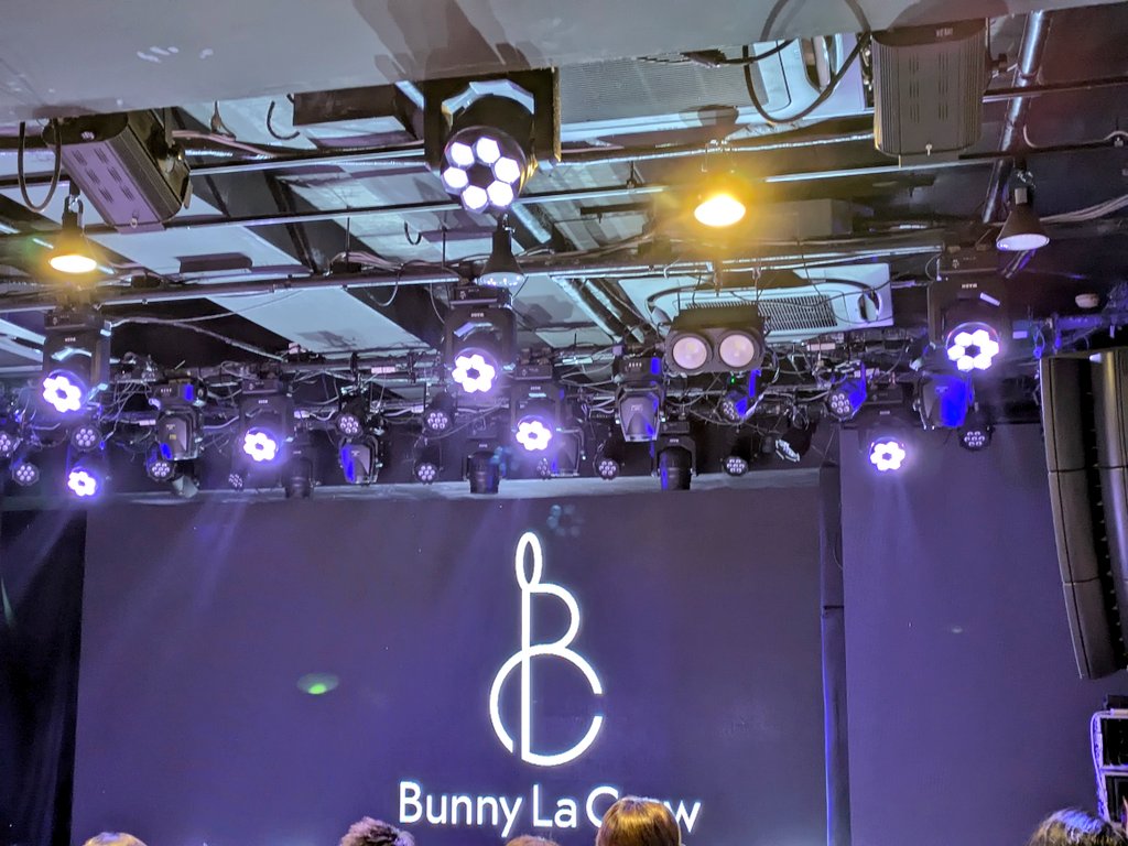 白うさぎの郵便屋さん♡ うさぎ ぬいぐるみ バッグ入り キュート販売 CUTE お出かけ