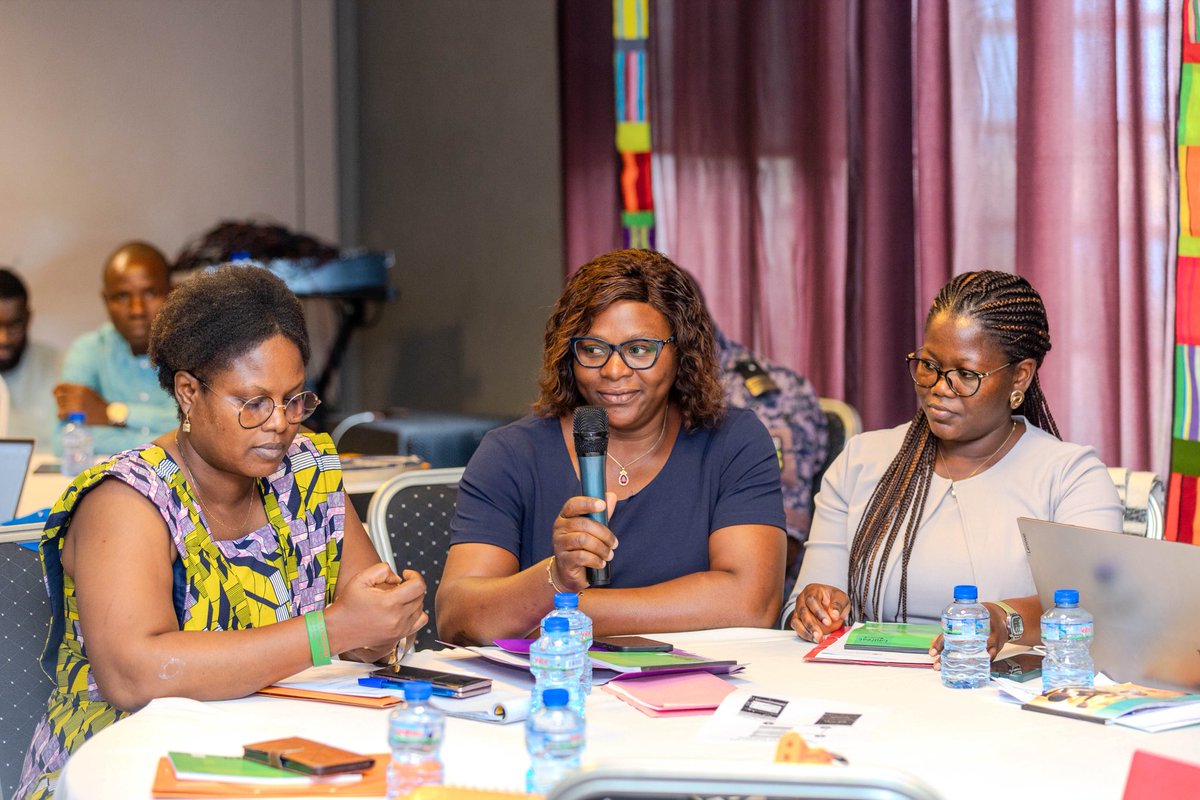 UN_Togo's tweet image. Le ministère @MJDH_TG avec @ONU_Droits_BRAO équipe la #CIRR des outils et approches aux standards internationaux afin de pouvoir efficacement collecter les données et préparer  le rapport à mi-parcours du 3e cycle de l’Examen périodique universel sur les #droitshumains. 

#ODD16