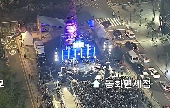 이너서클 단체사진찍자 하나 둘 셋
✌️😁✌️