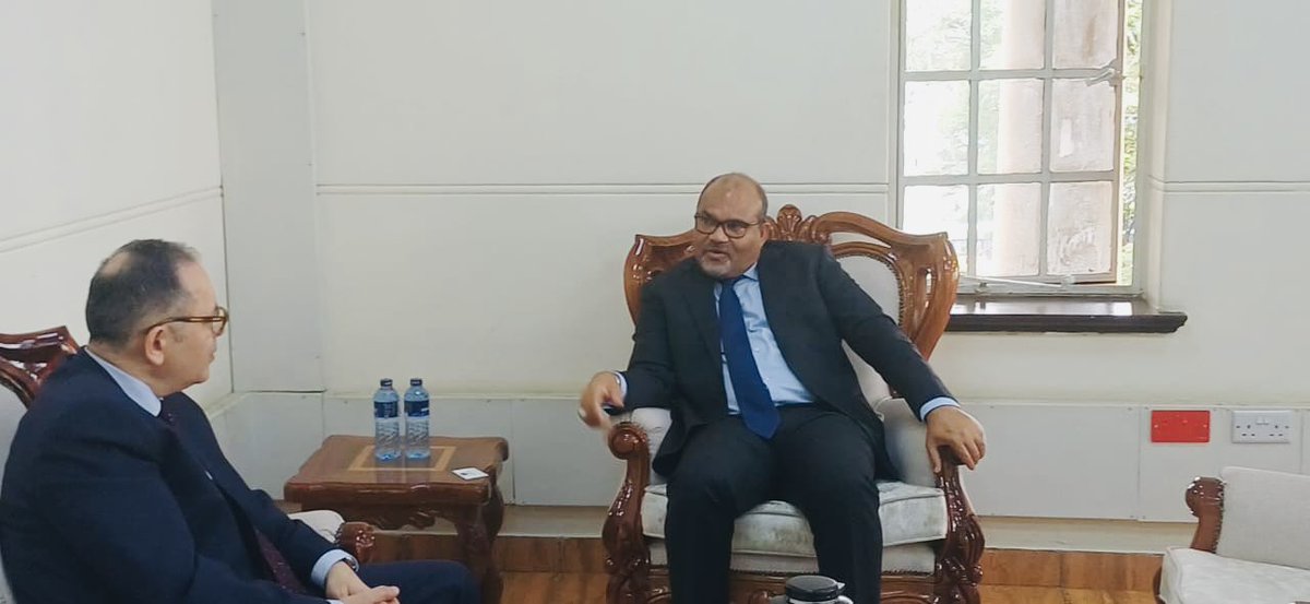 Profshaukat's tweet photo. Pleased to welcome Amb Sultan Hajivey @sultan_hajiyev 🇦🇿. We held very fruitful discussions on partnership btw 🇦🇿 &🇰🇪 especially in areas of Higher Education, Science and Technology. Emphasizing on creating a strong partnership in innovation ecosystem to address the challenges of the society. @nacosti @nrfkenya @KENIAupdates @OfficePCS_KE @AIDAzerbaijan @EduMinKenya @MusaliaMudavadi