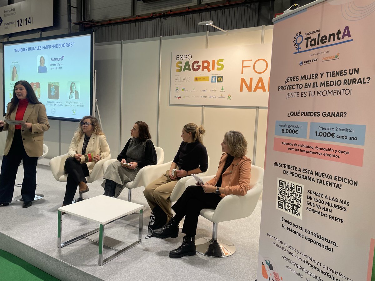 fademur's tweet photo. 🌾 Inauguramos #ExpoSAGRIS con el Proyecto #TalentA, que, de la mano de @CortevaES , impulsa y apoya a las mujeres rurales emprendedoras
#MujeresRurales
#EmprendedorasRurales
#Exposagris2025 https://t.co/RZgKWWHECH