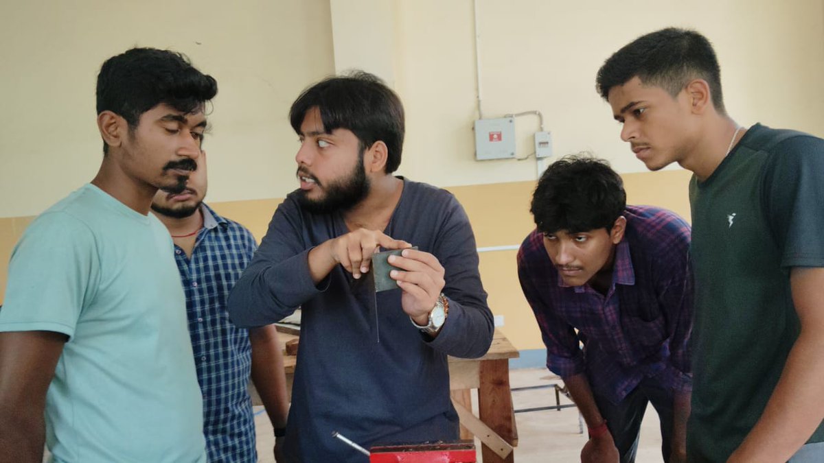 ItiKarimpur's tweet image. #Fitter ট্রেডের প্র্যাকটিক্যাল ক্লাসে কর্মমুখী শিক্ষা!
করিমপুর-১ গভর্নমেন্ট আই.টি.আই-তে  #Fitter ট্রেডের ছাত্রছাত্রীরা আজ অংশ নিল দক্ষতা বৃদ্ধি ও হাতে-কলমে প্রশিক্ষণের প্র্যাকটিক্যাল সেশনে। 
#ITI #SkillIndia  #Karimpur1GovtITI #FitterTrade #k1giti #করিমপুর #Karimpur @highlight