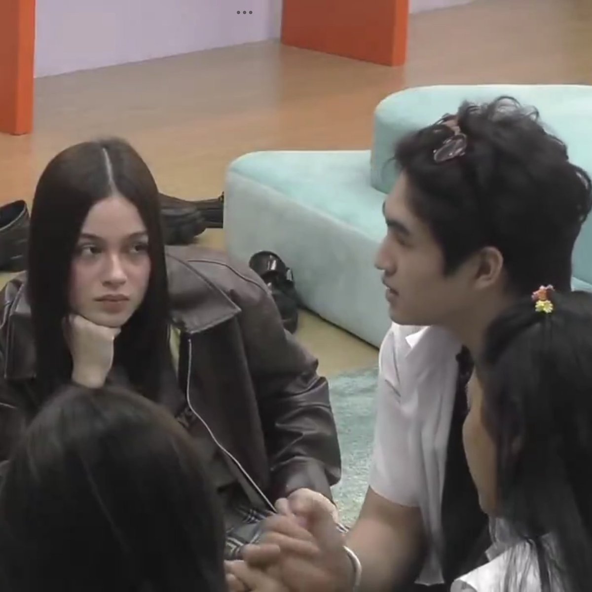 tettaus's tweet photo. krystal: academic excellence &amp; zero romantic initiative
anton: looks like trouble &amp; commits to the bit
lella: pretty but permanently on do not disturb
joaquin: in love with his best friend &amp; pretends it’s fine

everybody has taste, just terrible timing...

a #kryston #lelquin au https://t.co/51zGE6Thir