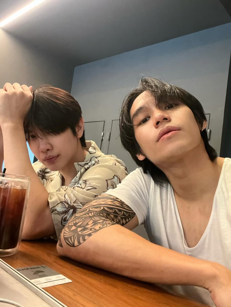 ไม่ทราบว่าเชียงใหม่แข่งกันหล่อทำไมคะ มันเลือกยาก!!!! 🥺🫠

#maxky_rp #ngernnn