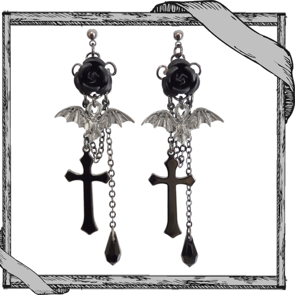 薔薇と蝙蝠のピアス/イヤリング 薔薇の下に翼を広げたコウモリと黒い