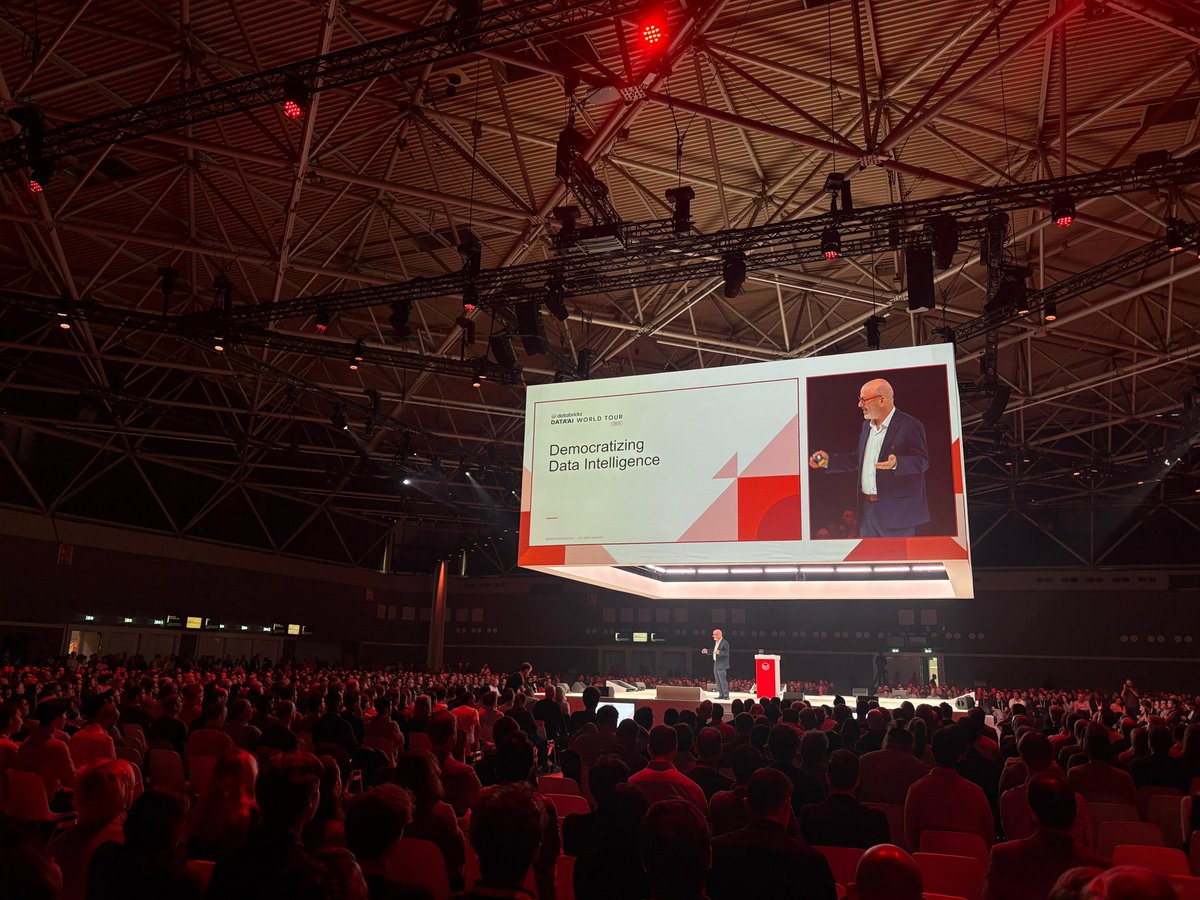 Data_AI_Summit's tweet image. The keynote at #DataAIWorldTour Amsterdam kicked off with Ari Kaplan, Eva Fors, Kevin Jonkergouw, and Kasey Uhlenhuth -  all sharing the latest and greatest on the transformative power of Agent Bricks, Lakebase and much more