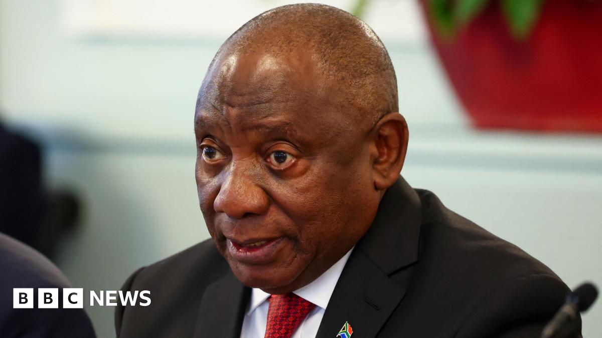 BBCAfrica's tweet photo. South Africa's government says it has received distress calls from 17 citizens who have joined mercenary forces in the Russia-Ukraine conflict. The men who are between the ages of 20 and 39 years are trapped in Ukraine's war-torn Donbas region.
https://t.co/cNjTouy55K https://t.co/Q5wjZwKOYd