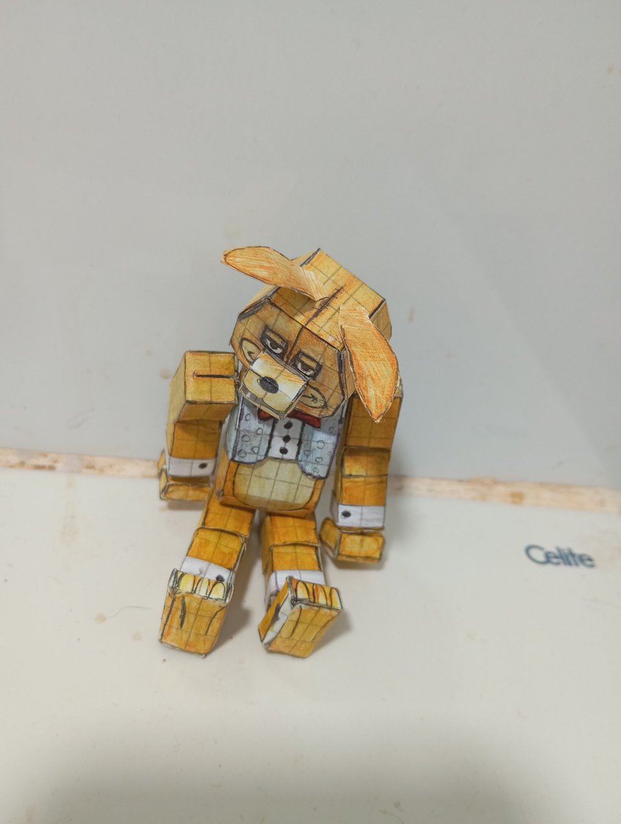 I made this paper figure of one of my Springbonnie designs, I hope you like it.
#1983_fnaf  #FNAF #FNAF2Movie #fnaffanart #fnafau