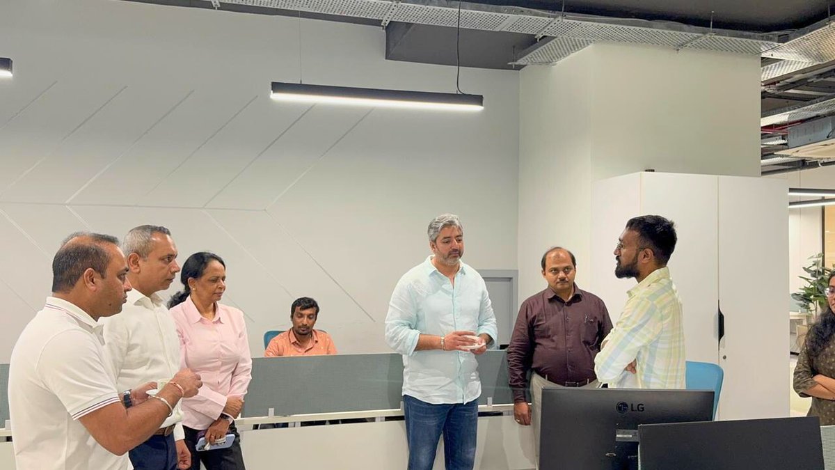 zyrixAILabs's tweet image. When collaboration meets innovation, ideas take flight. Honored to host Kunal Thapar at our GCC facility, Discussing how #AI &amp;amp; automation are reshaping #digitaltransformation.  

Here’s to partnerships that move tech forward. zyrix.ai 

#ZyrixAI #AgenticAI