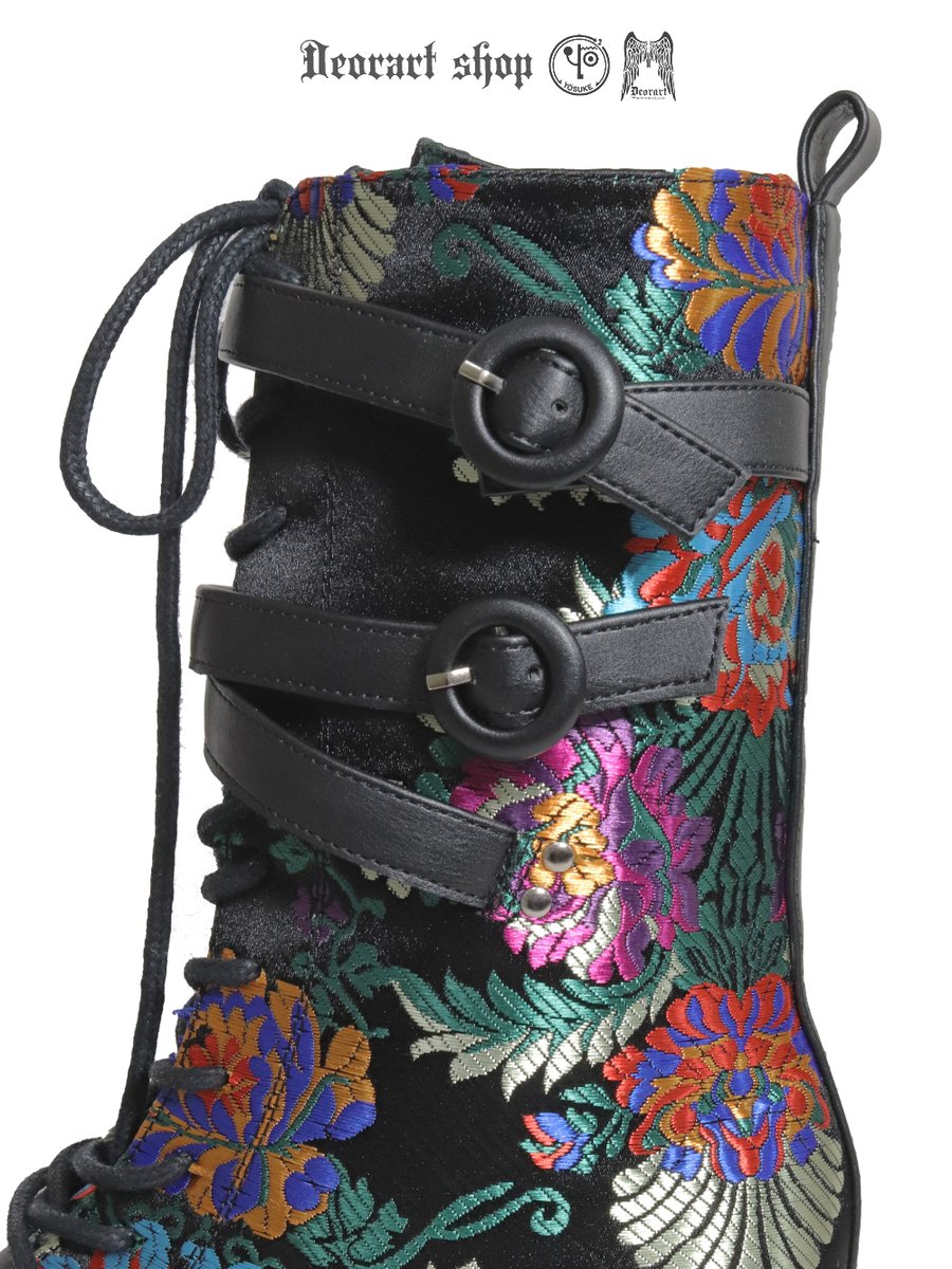 【新入荷のお知らせ】
和装やチャイナMIXコーデに合わせたい、黒×オリエンタル柄の刺繍が施されたレースアップブーツ。

deorart-shop.jp/c/category/sho…

#Deorart