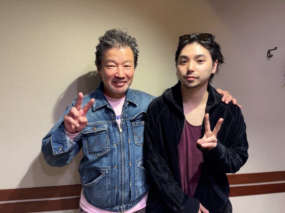 God, Nijiro is so cute 😭😭😭