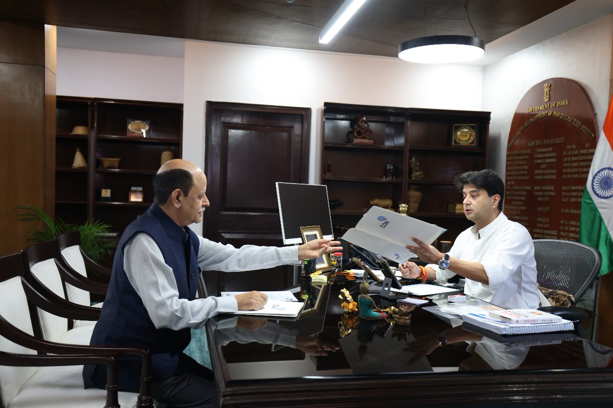 ConnectCOAI's tweet photo. Lt. Gen. Dr. S.P. Kochhar, @DGCOAI , thanks Shri @JM_Scindia , Hon’ble Union Minister for Communications and Minister for Development of the North Eastern Region for a fruitful discussion on the upcoming #DIGICOMSummit2026 along with other industry issues.

#COAI #TelecomIndia #DigitalIndia