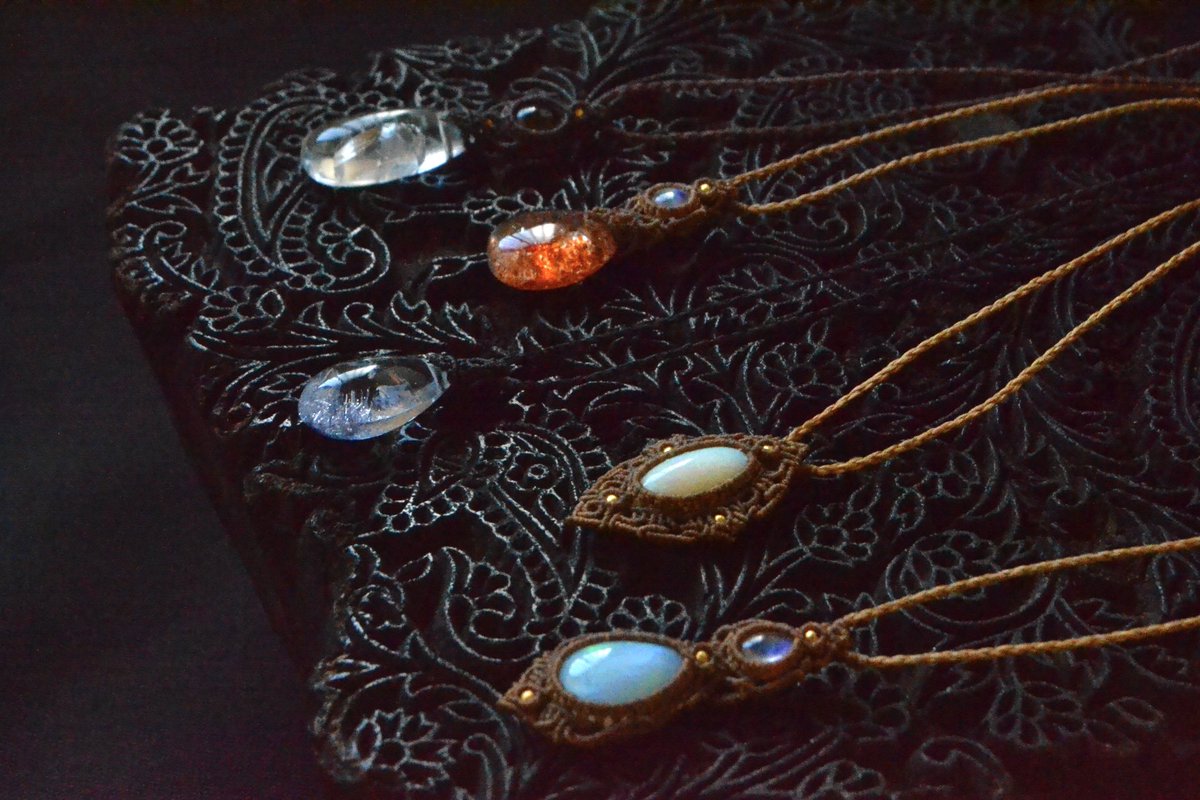 MacrameWala's tweet image. 今週末は岐阜県と静岡県で出展です

『ことのわ』
11/7〜11/9 10:00〜18:00(最終日は17:00)
JR岐阜駅直結 アクティブG2階ふれあい広場

『ミネラルザワールドin静岡』
11/7 12:00〜17:00
11/8 10:00〜17:00
11/9 10:00〜16:00
ツインメッセ静岡 南館大展示場A