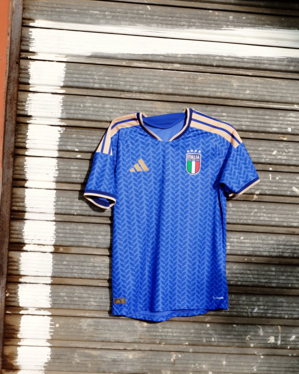 La nuova maglia azzurra è qui 🔥💙

Disponibile ora ➡️ figcstore.com/it/kit-gara/ki…

#Nazionale 🇮🇹 #Azzurri #VivoAzzurro