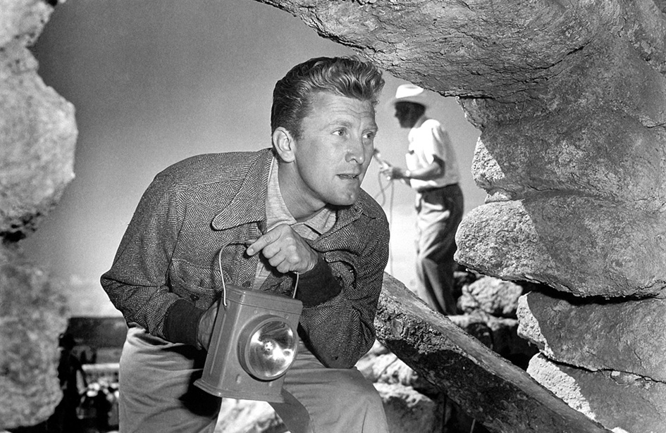 Kirk Douglas
L'asso nella manica (Ace in the Hole) - 1951
Regia di Billy Wilder