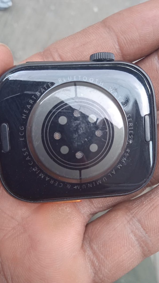 SoumyajitB22820's tweet photo. @amazonIN Ordered an Apple Watch Series 11 (₹ 49,399) but received a used and damaged Apple Watch Series 9. I returned it immediately. Return was picked up and later marked “Lost in transit”. Now refund is denied and am being blamed. Order ID: 408-4275593-2493159. Please resolve https://t.co/3kv3feIofk