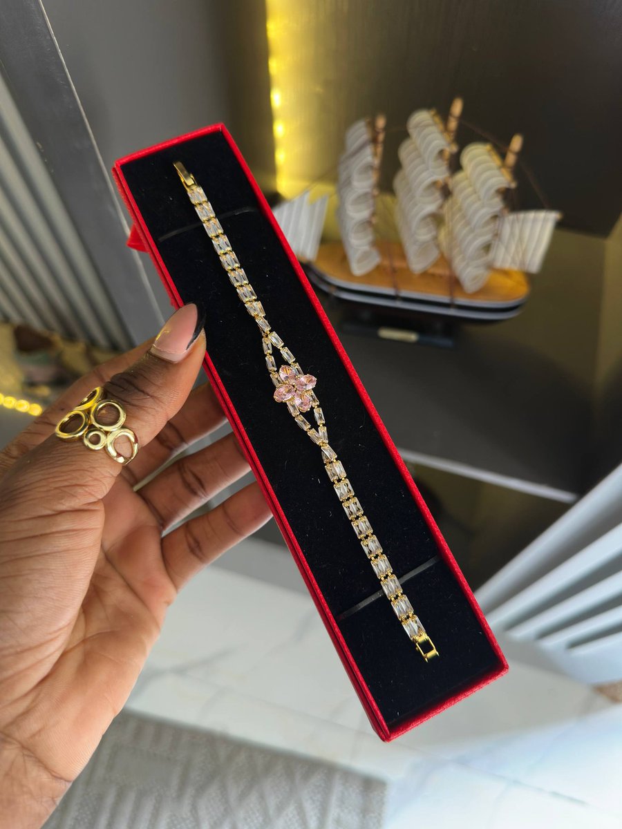 AccesoryGems's tweet image. Price:#4500 each
Send a dm to order 
Location:Lagos
Nationwide delivery 
Pls repost