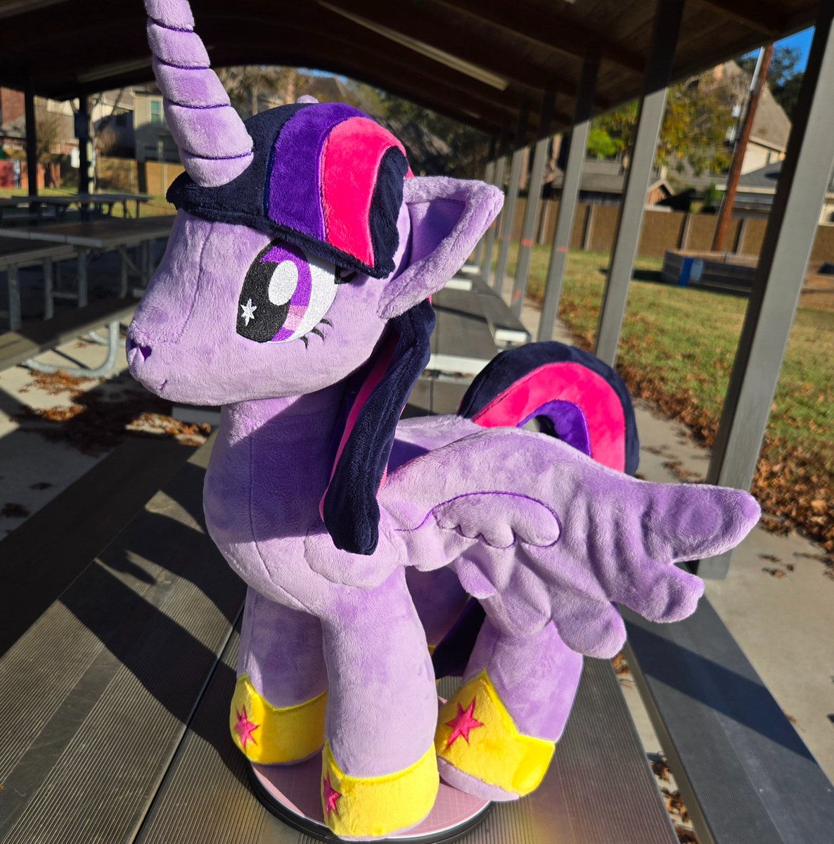 Manehattan Plush tweet media