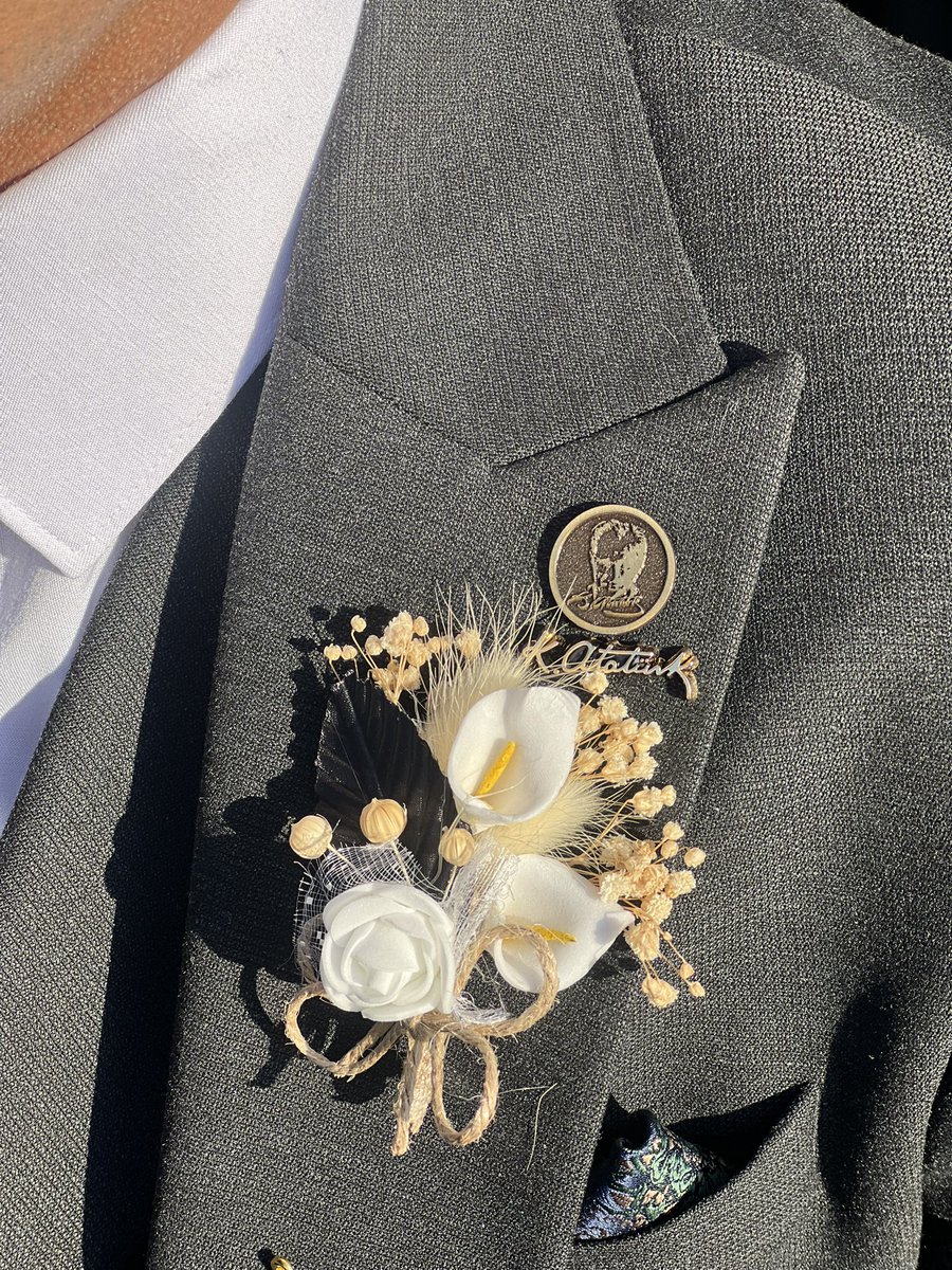 TÜRK’E TÜRK YAKIŞIR. 

TÜRK İLE EVLEN. 

TÜRK’Ü YAŞAT. 

TÜRKLÜĞÜ YAŞA.

TÜRK MİLLİYETÇİSİ ÇOCUKLAR YETİRTİR !