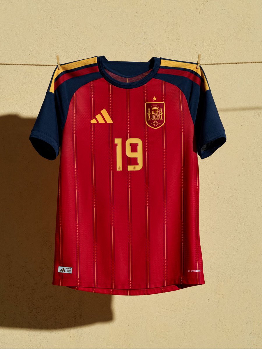 🇪🇸新ユニ🇪🇸 スペイン代表が新ユニフォーム発表 “ラ・ロハ”基調に黄