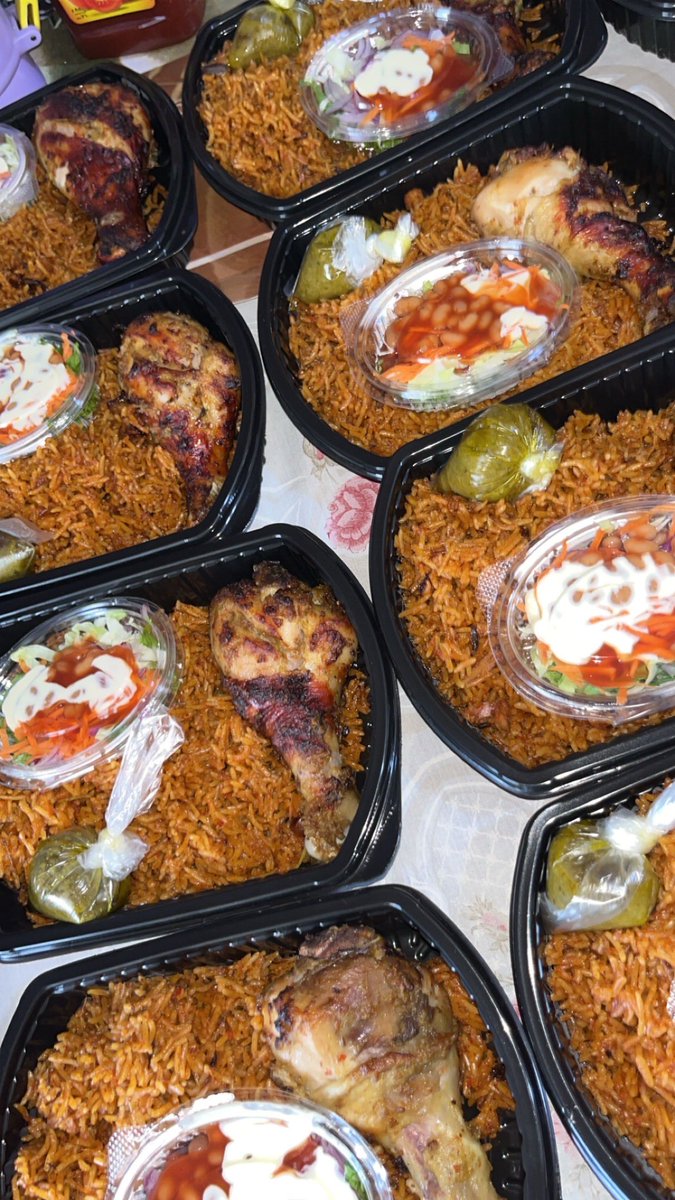 Janeeee_BB's tweet image. Hello X family, I make homemade jollof rice with grilled chicken, fresh salad and a kick of green chilli🥂😋. A pack goes for 60cedis only. Text us WhatsApp via 0559482887❤️🥂

#ghanajollof #madewithlove #Goodfood