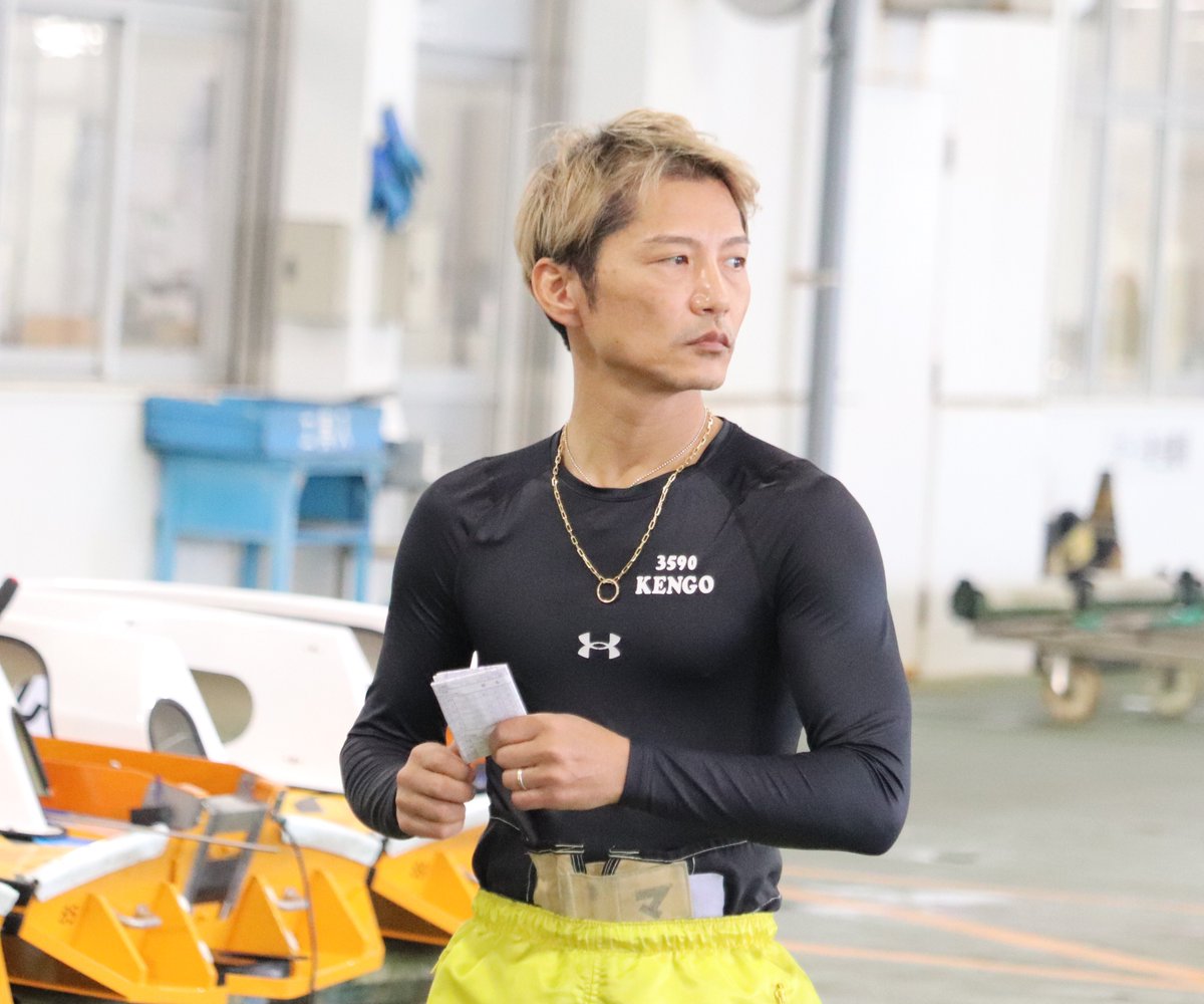 ボートレース GOLDEN RACERスーツ 新たな専用レーシングスーツ