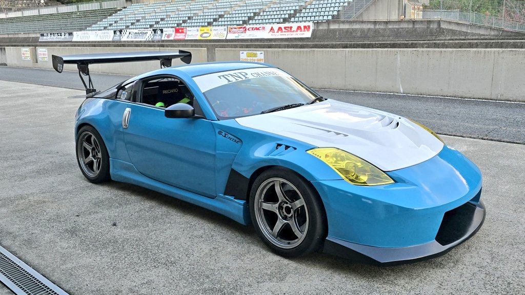 シバタイヤR50のT8中古！
ウォーマー無しでコースインしてすぐにABS効きまくってスピンしかけて死にかけたけど適当に流しただけでA052のベスト2秒以上速くなった😝
このタイヤすごい！