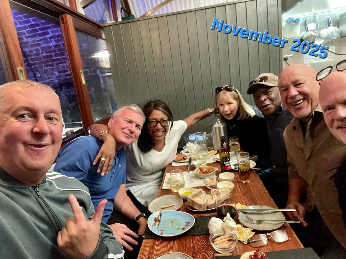 deecleeofficial's tweet image. Yesterday was the annual Style Council Crew meet up - top tapas was enjoyed by all 😉 ❤️

#dclee #deeclee #soulsinger #soul #funk #stylecouncil #acidjazz #acidjazzrecords #stevewhite
