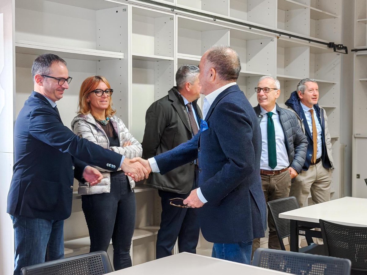 uniurbit's tweet image. 📷 AULA STUDIO PETRICCIO 🆕
Martedì abbiamo inaugurato la nuova #AulaStudio del Polo Petriccio, la quarta realizzata in questo 2025!

👩🏻‍💻 Uno spazio #moderno, che offre 44 postazioni con wi-fi, aperto dal lunedì al sabato.

📍 Ti aspettiamo in Via dell’Annunziata 4 a Urbino!