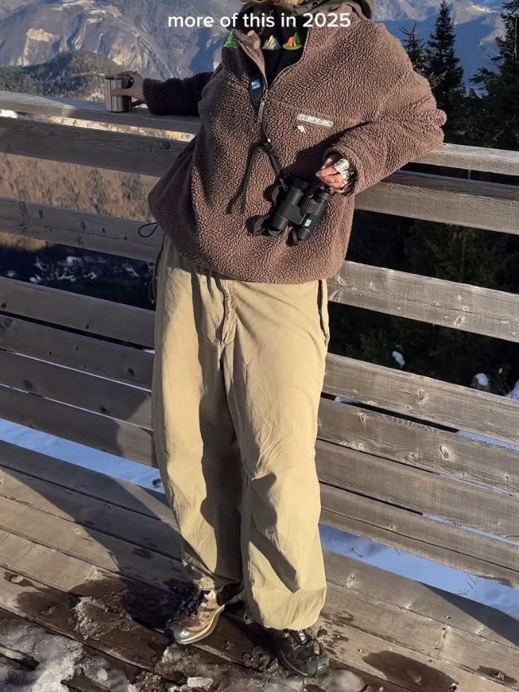 iknowsliber's tweet image. 이런 명칭이 존재했다니 몰 랐 어

사실 그래놀라?(아웃도어,노르딕,자연친화)룩의 근본. 브랜드가 있어요

만약 이 스타일이 맘에들었다면. 새겨넣기
• 파타고니아
• 콜롬비아
• 그라미치

요 브랜드들이 아웃도어 캐주얼의 뿌리와도 같아요