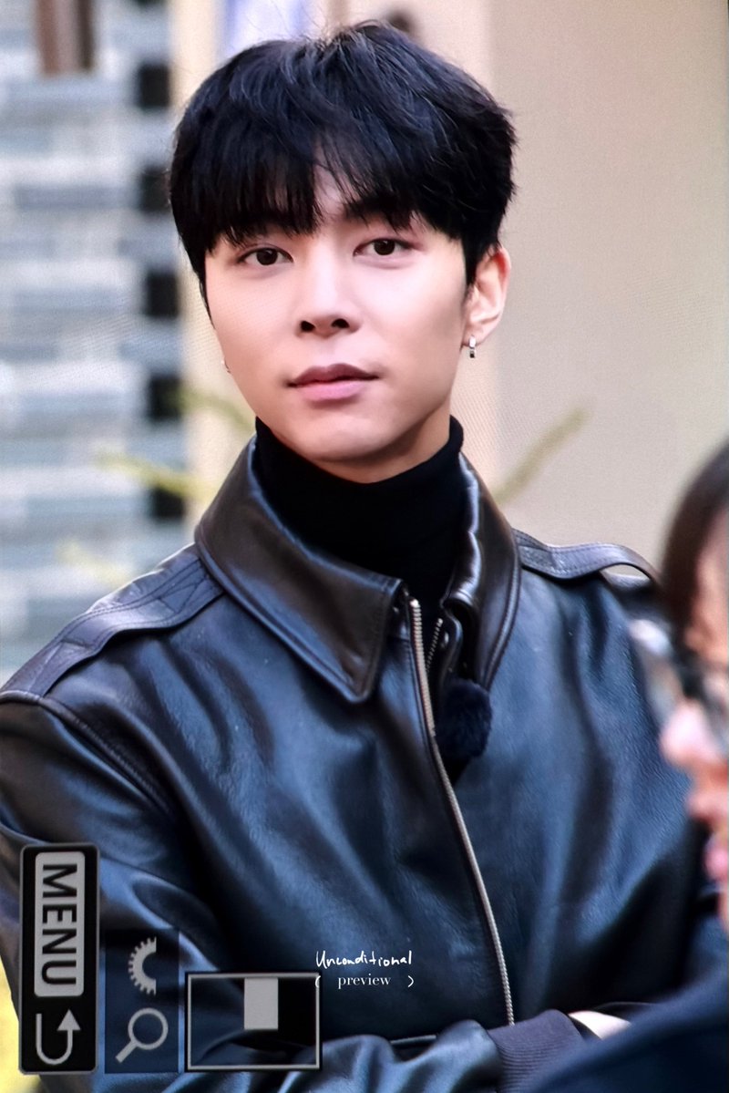 unconditionalJS's tweet image. 251106
쟈니’s 쟌소리

목폴라.. 레더자켓.. 블랙진.. 첼시부츠 
쟈니야..

#쟈니          #JOHNNY
#영호          #ジャニー
#NCT        #NCT127