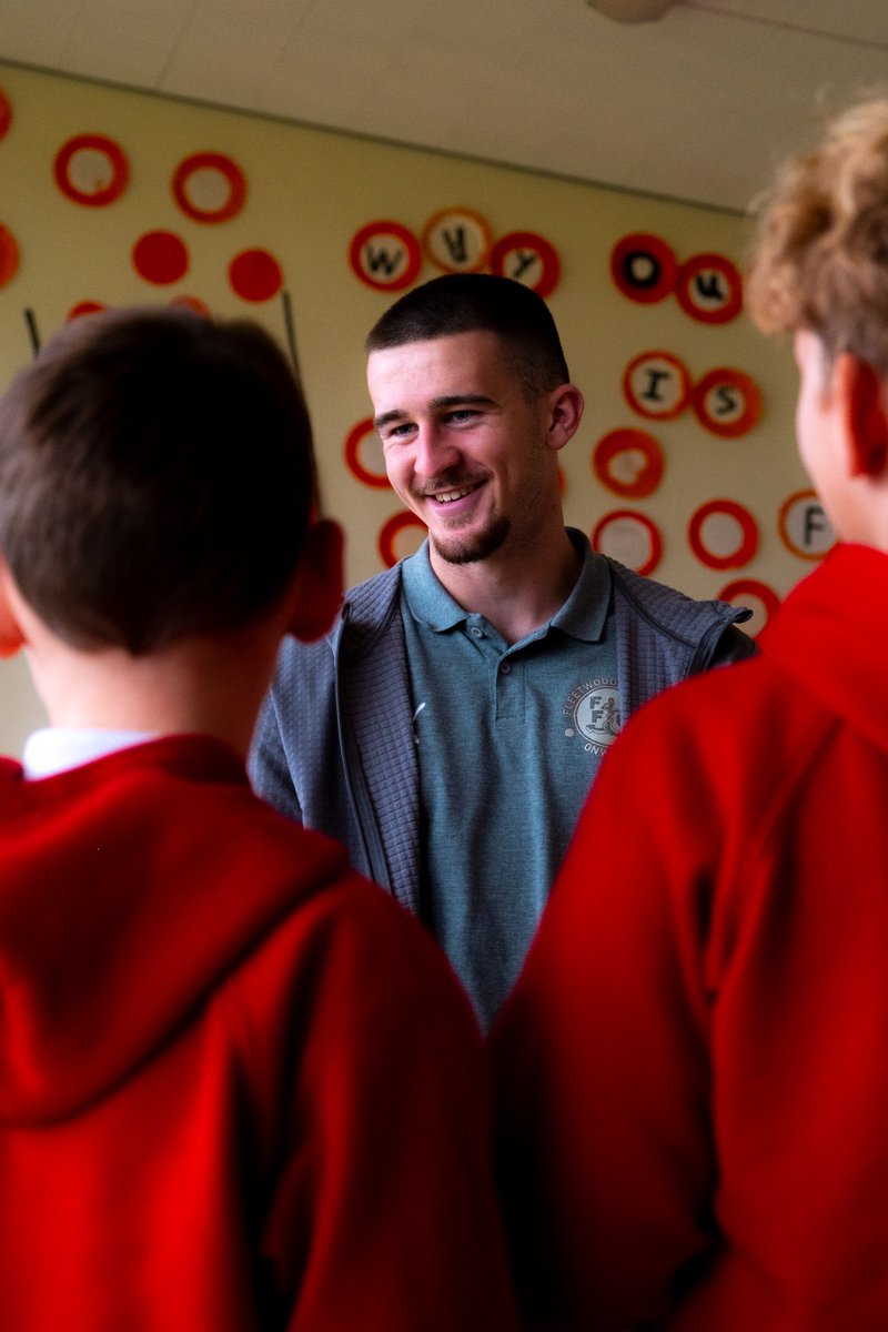 𝗣𝗹𝗲𝗻𝘁𝘆 𝗼𝗳 𝘀𝗺𝗶𝗹𝗲𝘀 𝗮𝘁 𝗼𝘂𝗿 𝗹𝗮𝘁𝗲𝘀𝘁 𝗝𝗼𝘆 𝗼𝗳 𝗺𝗼𝘃𝗶𝗻𝗴 𝘀𝗲𝘀𝘀𝗶𝗼𝗻! 😄

Lewis McCann and Will Johnson joined local school children for some fun activities and even judged the best goal celebration!

A brilliant afternoon promoting movement, teamwork