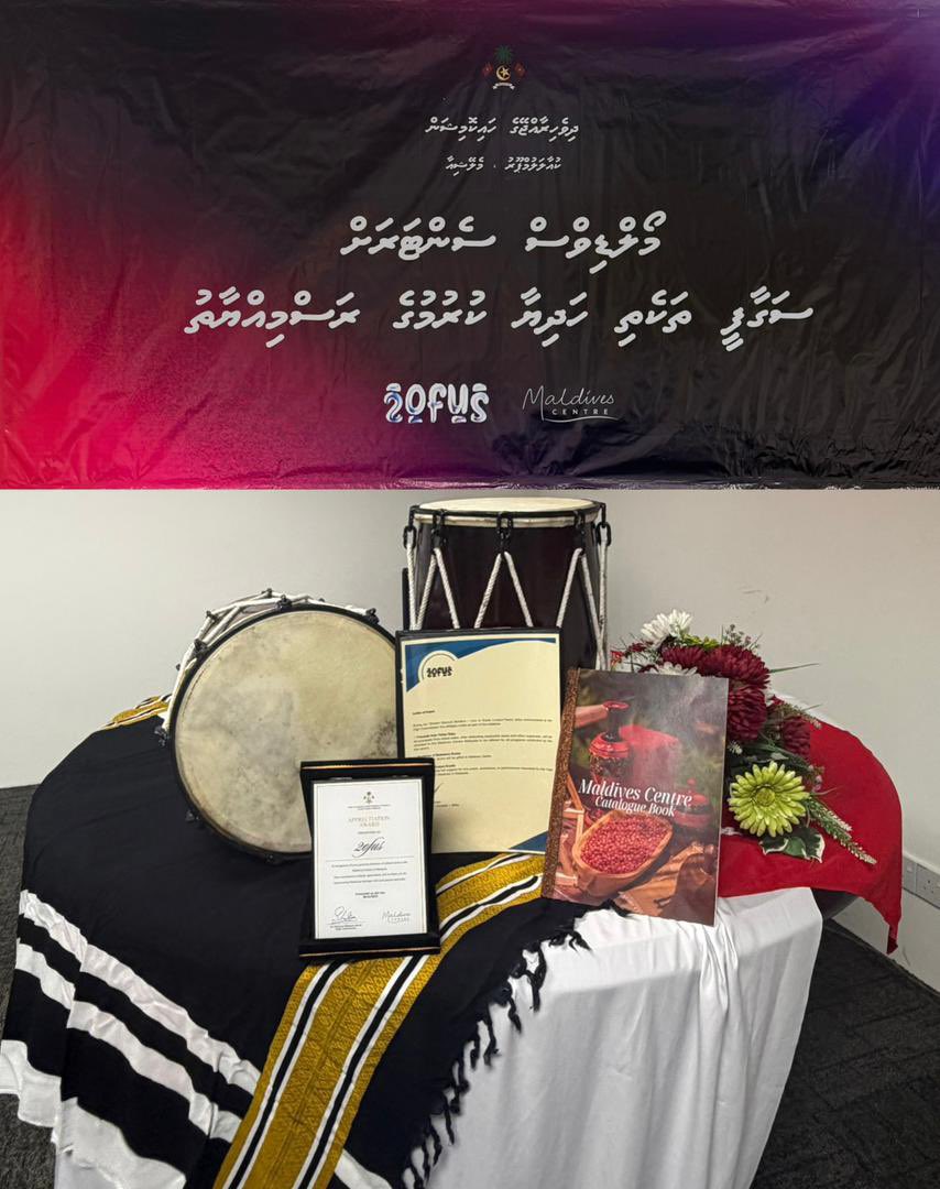 MDVinMalaysia's tweet photo. During the event, High Commissioner H.E. Dr. @Mariyam_Shab received a donation of cultural items from 2ofus, presented by founder Mr. Ahmed Adhuham, to support the Maldives Centre’s cultural initiatives in Malaysia. https://t.co/ws6OuH8Key