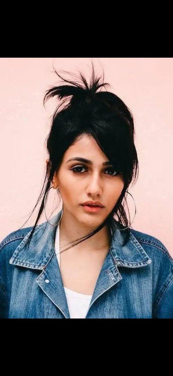 क्या यह लड़की ब्राजील की है 

इसके बारे में कौन-कौन जानता है थोड़ा मुझे भी बताओ..
#BrazilianModel
<a href="/RahulGandhi/">Rahul Gandhi</a> 
<a href="/INCIndia/">Congress</a>