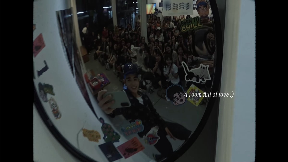 bomeemaewlaew's tweet photo. pov pide epนี้ถ่ายทอดทุกอย่างวันนั้นได้เพอเฟคมาก ได้เห็นดีเทลที่ทำให้รู้ว่าเจ้าของวันเกิดเค้ามีความสุขแค่ไหน จากแววตา รอยยิ้ม ทั้งหมดที่เค้าแสดงออก บรรยายผ่านโควทสั้นๆพวกนี้ มันมีความหมายมากเลย ขอบคุณที่มีสเปเชียลอีพีนี้นะค้า ขอบคุณจริงๆ T T👏🏻

#POVPIDE_EP7
#PIDEmonthapoom https://t.co/5bNaZ5fhT2