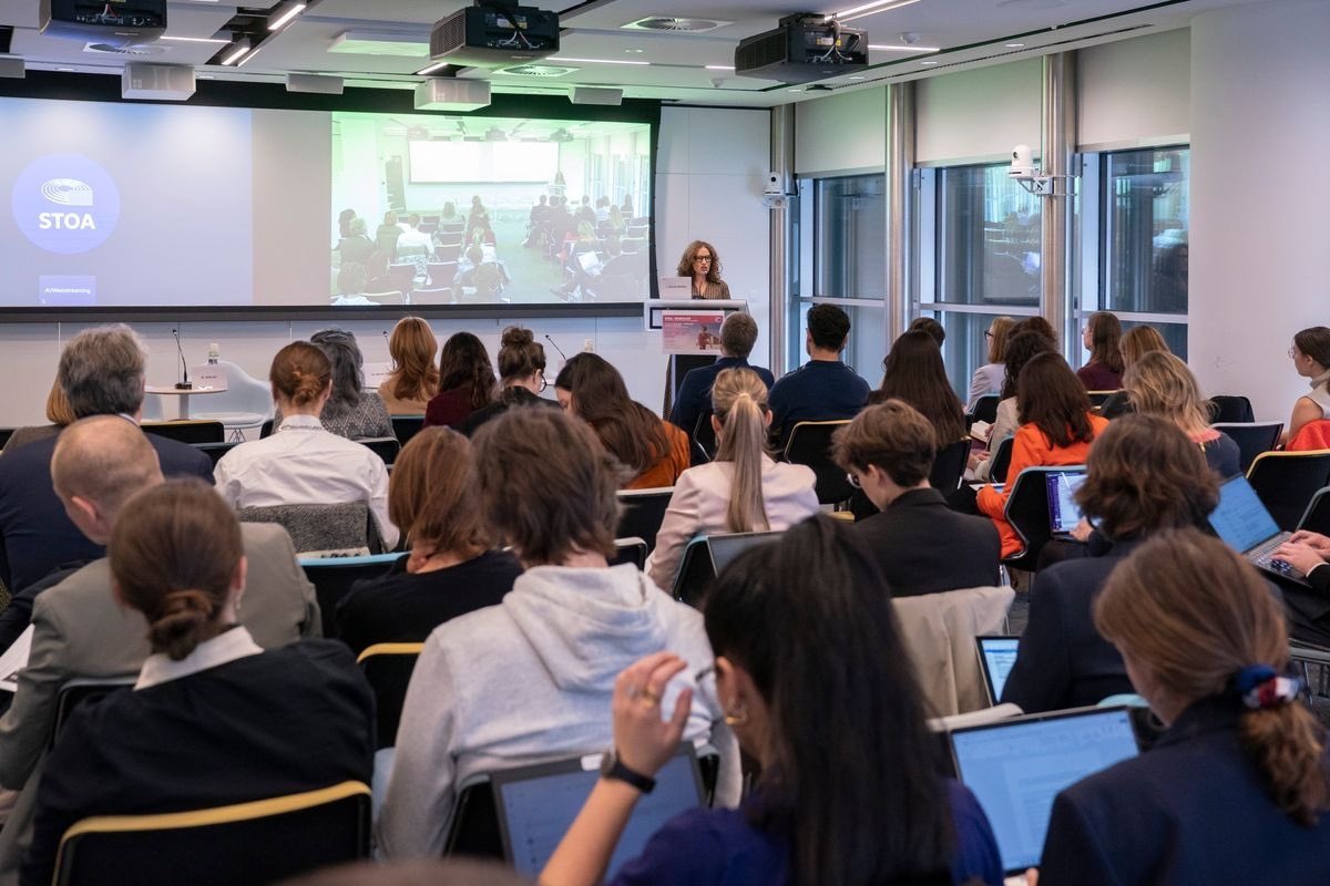 EZaharievaEU's tweet image. At the @EP_ScienceTech #STOA event with @LinaGalvezMunoz, I shared a simple truth:
Europe cannot lead in research and innovation if half its talent remains invisible.
Gender equality is not a slogan — it’s a condition for progress, safety, and competitiveness.