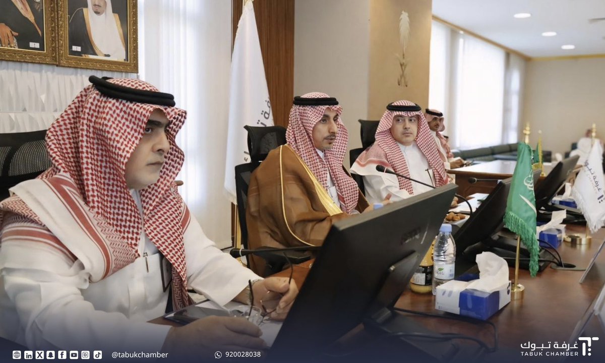 tabukchamber's tweet photo. #لقاء 

أستقبل سعادة رئيس ��جلس إدارة #غرفة_تبوك 
الأستاذ عماد بن سداد الفاخري سعادة وكيل #وزارة_التعليم للاستثمار المهندس عبدالرحمن بن ناصر الهاجري بحضور سعادة مدير #تعليم_منطقة_تبوك الاستاذ ماجد بن عبدالرحمن القعير وبمشاركة نخبة من المستثمرين في قطاع التعليم حيث جرى في هذا اللقاء بحث سبل تمكين القطاع الخاص ومناقشة الفرص الاستثمارية في قطاع التعليم بمنطقة تبوك.

#غرفة_تبوك