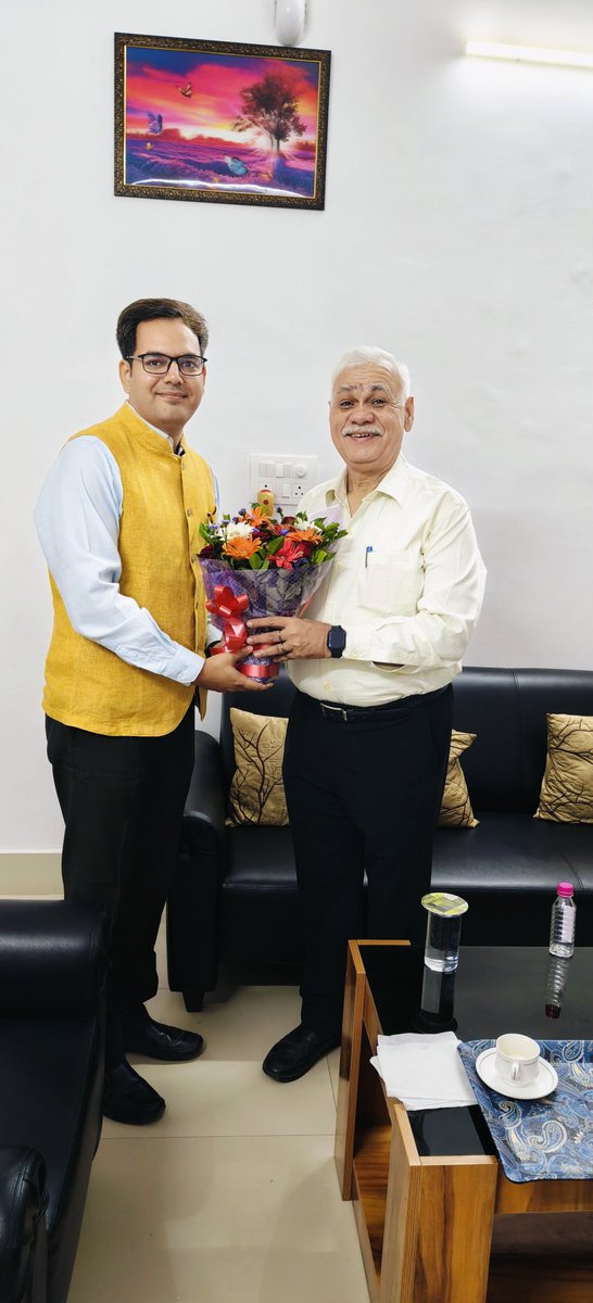nirajkumar1988's tweet image. Happy to have sought the blessings of respected Shri Durga Shankar Mishra ji, senior IAS officer and former Chief Secretary, U.P.
🙏

He delivered a truly remarkable speech on &quot;उत्तर प्रदेश@2047: समृद्धि का शताब्दी पर्व&quot;

#जननायक_चंद्रशेखर_विश्वविद्यालय_बलिया