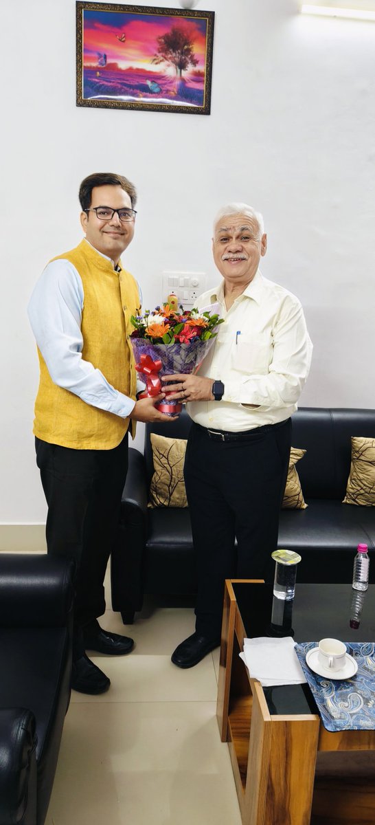 nirajkumar1988's tweet image. Happy to have sought the blessings of respected Shri Durga Shankar Mishra ji, senior IAS officer and former Chief Secretary, U.P.
🙏

He delivered a truly remarkable speech on &quot;उत्तर प्रदेश@2047: समृद्धि का शताब्दी पर्व&quot;

#जननायक_चंद्रशेखर_विश्वविद्यालय_बलिया