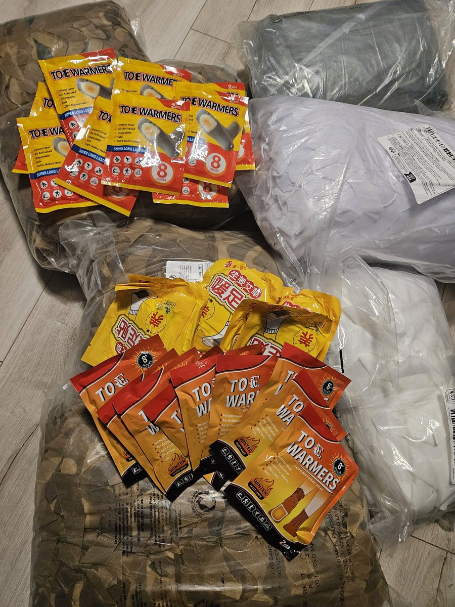 Dobrý večer, přátelé.
Jak už víte, překročili jsme hranice Ukrajiny.
Směr – východ Ukrajiny, frontová linie. Cíl – naši zlatí kluci, obránci Ukrajiny, a civilisté.

Předáme darované auto a dobroty od Olesya Dovhanych  bratři Вася, Коля, Ваня Довганич   a další potřebné věci od