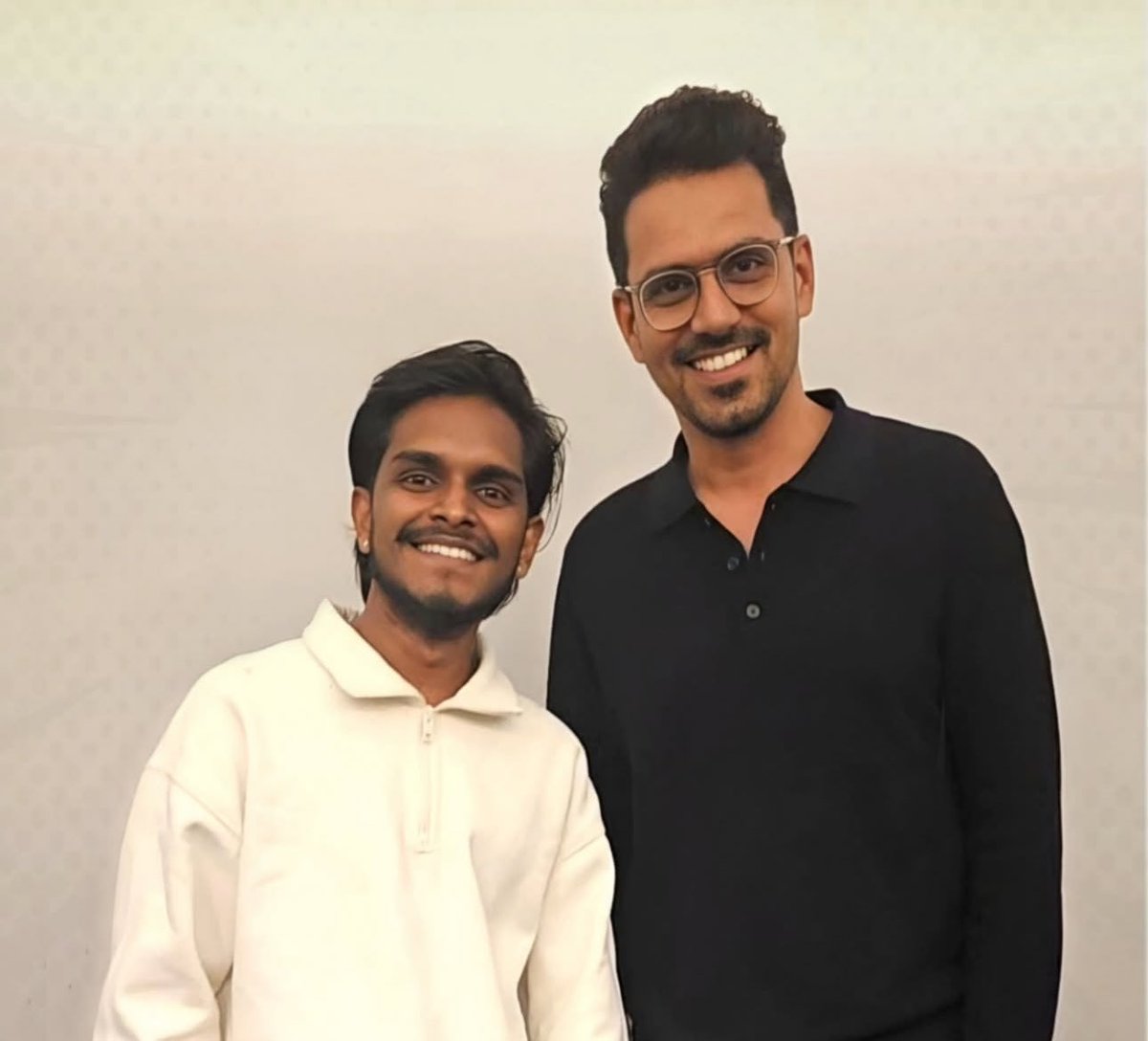 #Karuppu producer <a href="/prabhu_sr/">SR Prabu</a> with malaysia suriya fan club head !

Gearing up for release 😎