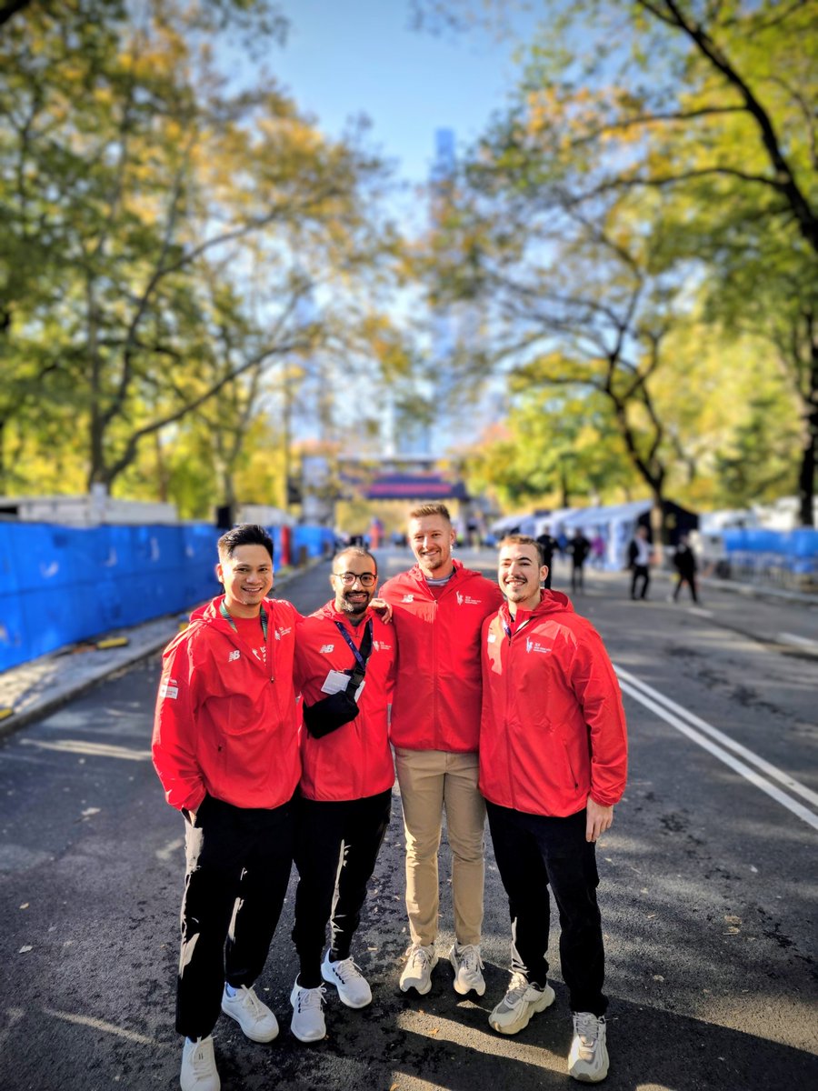 Honored to lead a group of physicians from #Miami to provide medical coverage for the #nycmarathon.

We were in a high acuity finish line tent. Saw plenty of exertional heat illness and hypothermia, but also things like seizures and hyperkalemia.

#sportsmedicine #physiatry
