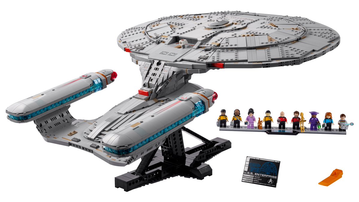 just2goodYT's tweet photo. i can't believe we really just got a LEGO Star Trek set wtff https://t.co/eotox4GBIo