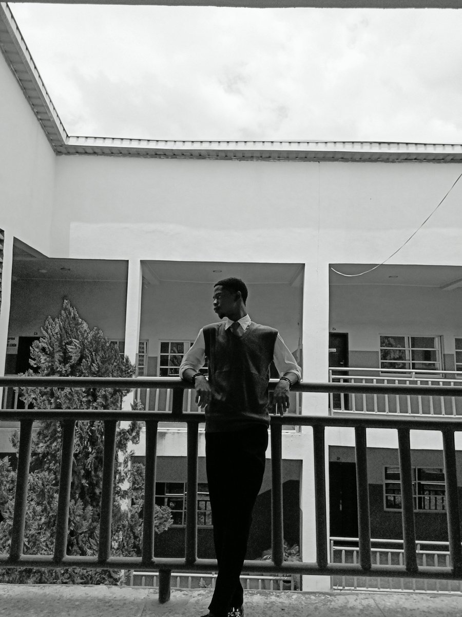 Sam_XCore's tweet image. 300 may not sound like a big number, but to me, it’s everything.

300 people decided to follow my journey, my thoughts, my lessons, my voice.

I’m very grateful for every like, reply, and repost.
You didn’t just boost my content;
you fueled my consistency.

This isn’t just 300…