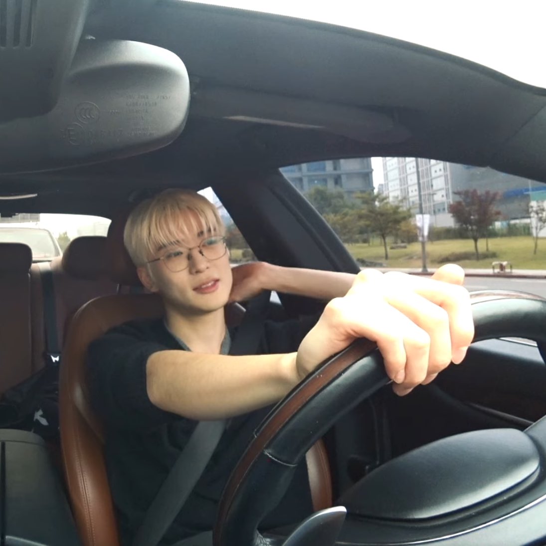 전역하면 드라이브하는 거 또 찍어주길