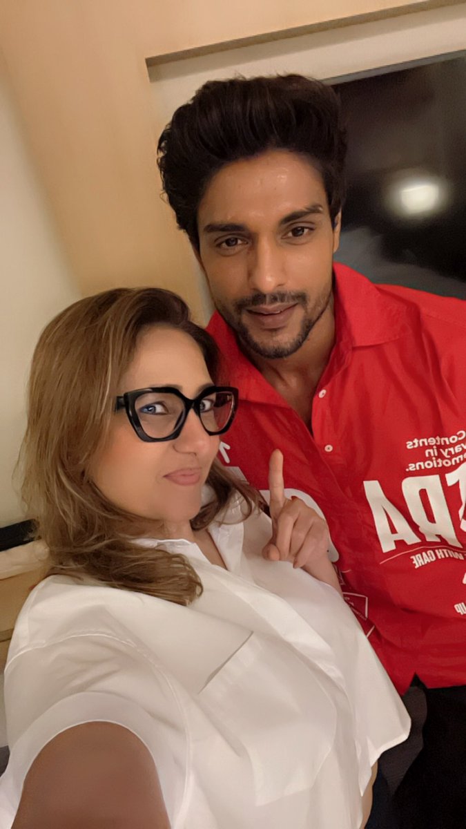 shivani_dolly's tweet photo. Happy birthday 🎂 dearest Anks..its beautiful when someone becomes not just yr friend but yr family
U are d most adorable person ive met.
Man with a heart of gold!soul thats pure as an angle.
#AnkitGupta #happybirthdayankit #Blessings #HarHarMahadevॐ #Happiness @Ankitgupta_team https://t.co/sCUJsfPht2