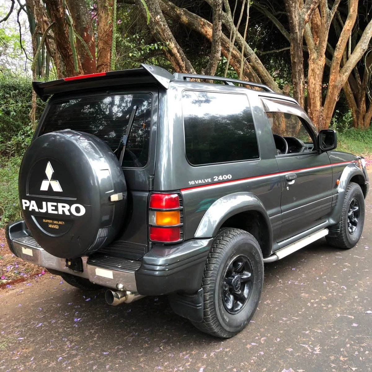 _saginii's tweet image. Mitsubishi Pajero – 1996 Model
2400cc Petrol Engine
5-Speed Manual Transmission 4WD Super Select
Recaro Bucket Seats
Clean Interior
Accident-Free 
Reliable, Adventure-Ready &amp;amp; Well-Maintained SUV
Asking KSh 1,100,000
0701888990

📍 Viewing: off Karen Road, Marula Lane