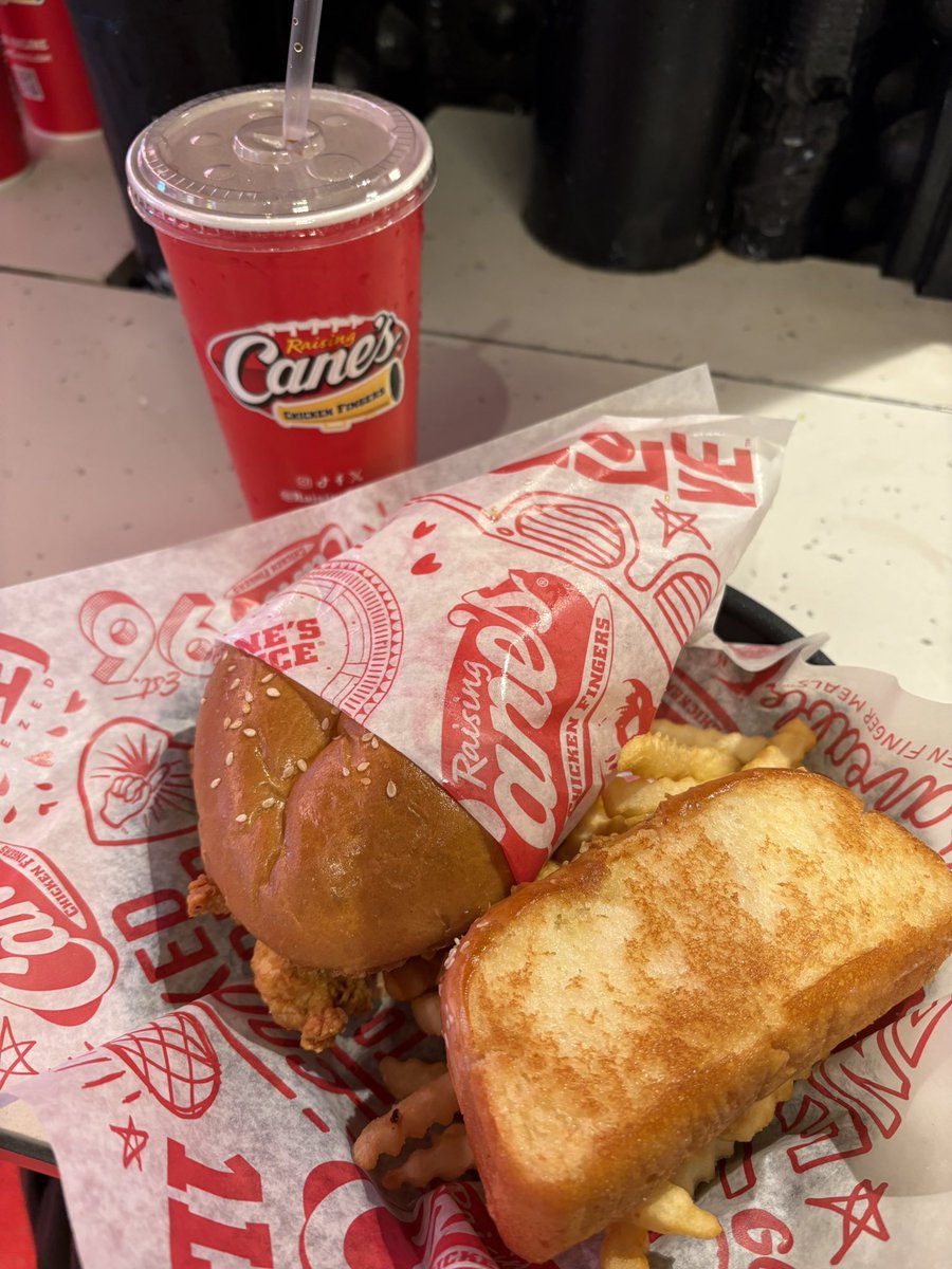 Goddessmolly__'s tweet image. You guys are so obsessed that you pay $250 to “fund my dinner”.